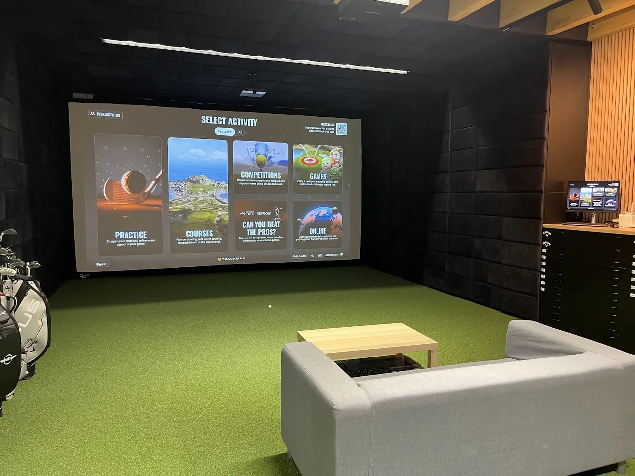 Simulatore TrackMan in uno studio di golf