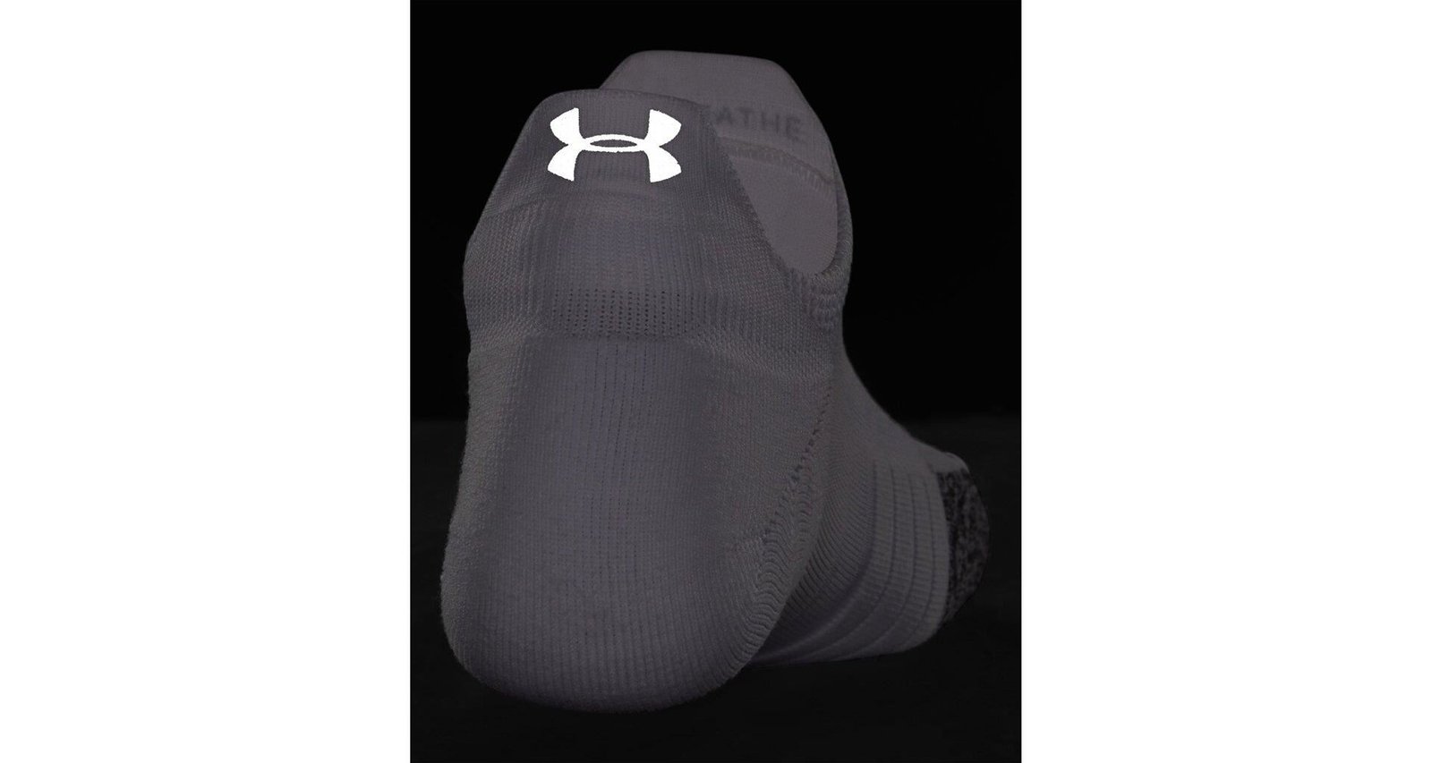 Under Armour Breathe 2 No Show Tab calzini da donna (2 paia), bianchi