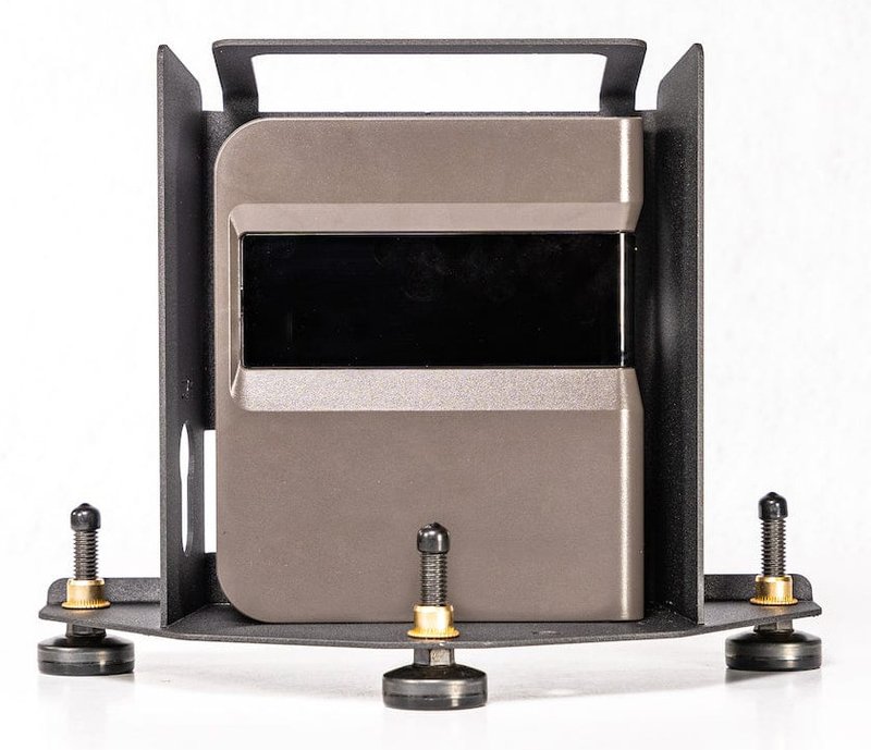 SkyTrak Launch Monitor (EU) + Protective Metal Case