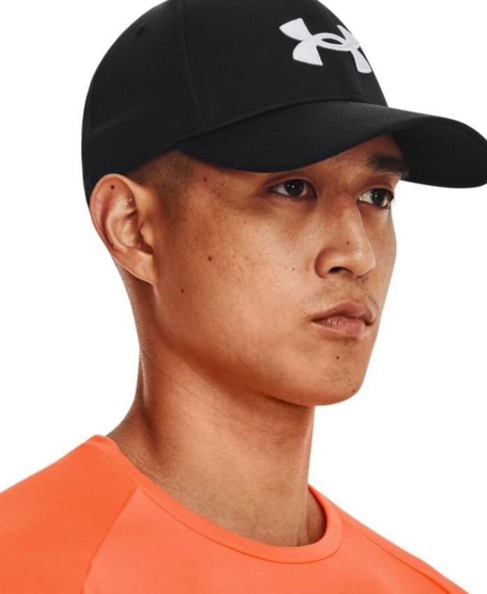 Under Armour Blitzing cappellino da uomo, nero/bianco