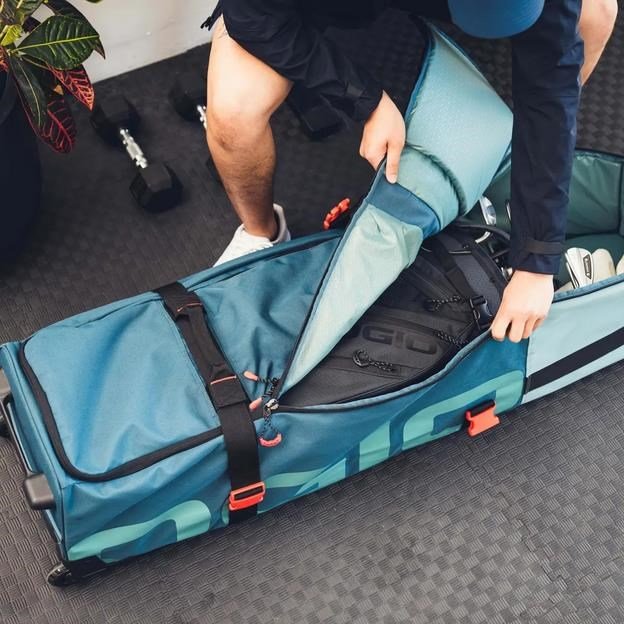 Ogio Alpha Mid travel bag, nero