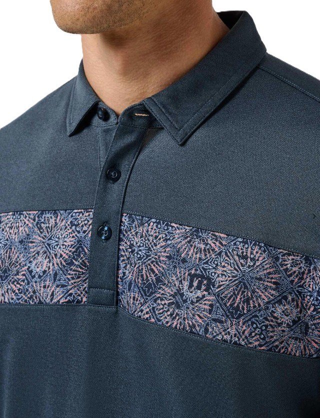 Travis Mathew Good Good Acropolis polo da uomo, mood indigo/vintage indigo