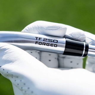 Callaway Apex Ti Fusion 250 Plated ferri da uomo, grafite