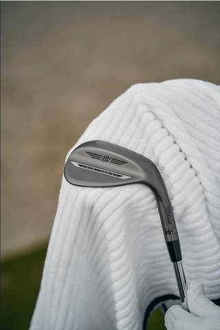 Titleist SM11 Jet Black wedge, acciaio
