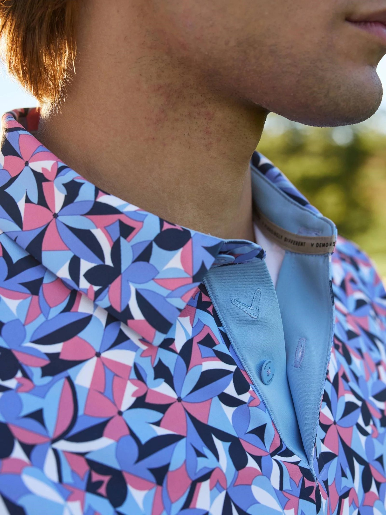 Callaway Dogwood Floral Geo polo uomo, vista blue