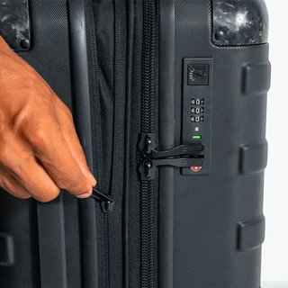 Ogio Renegade Vault Carry-On 35-40L travel bag, bianco