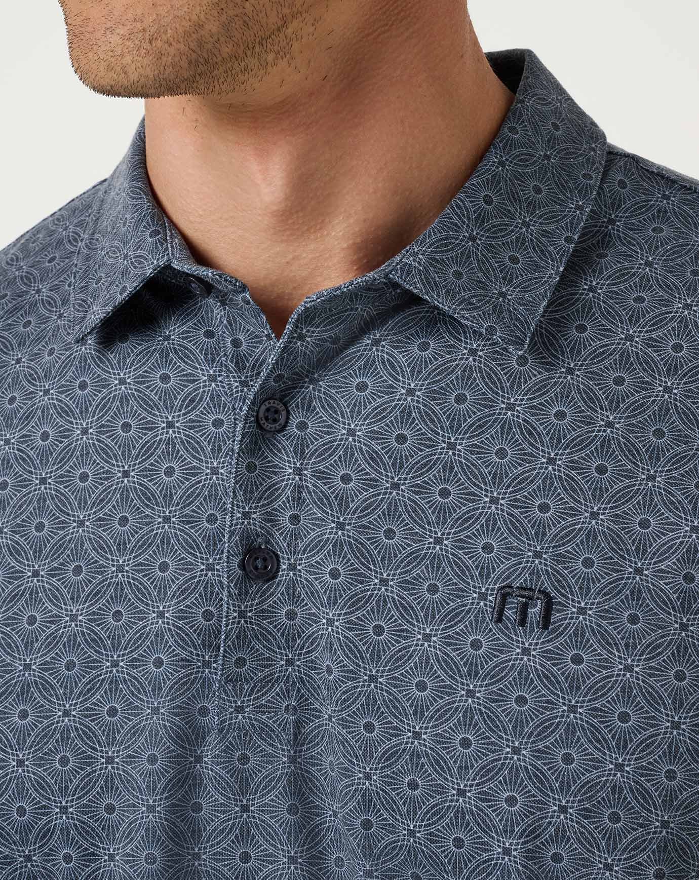 Travis Mathew Featherweight Trophy Ready polo da uomo, total eclipse