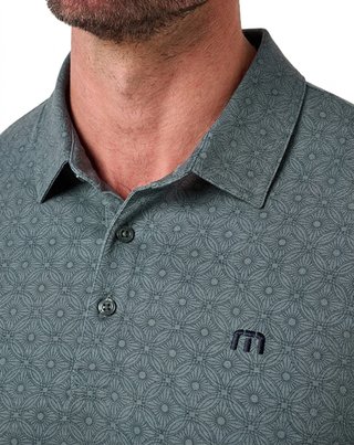 Travis Mathew Featherweight Trophy Ready polo da uomo, balsam green