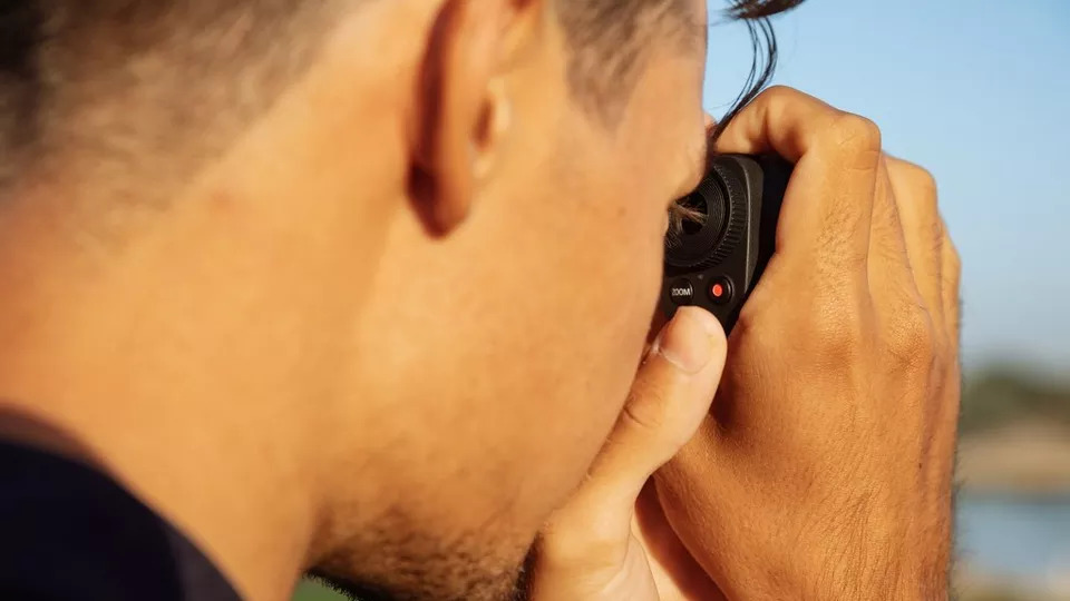 Canon PowerShot GOLF - fotocamera integrata per foto e video