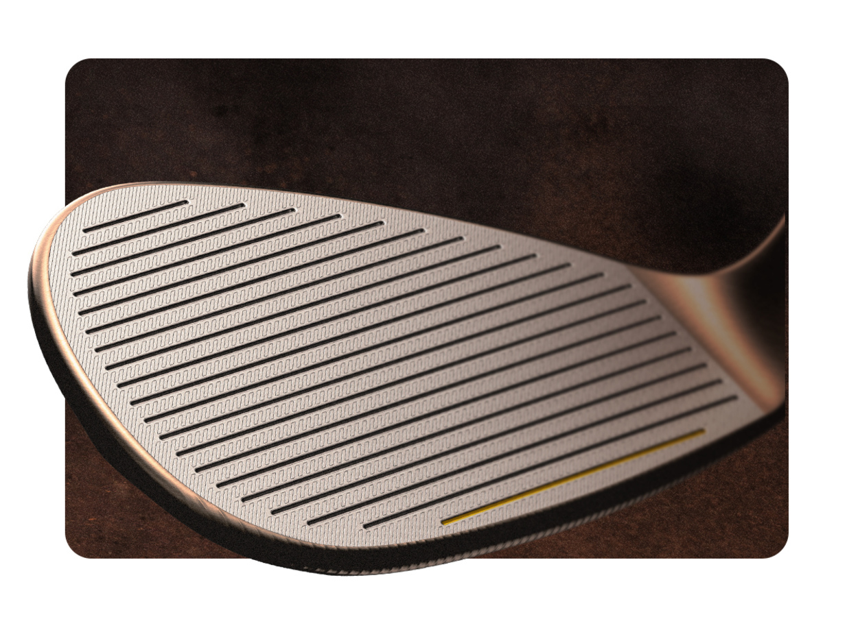 Faccia grezza del TaylorMade Hi-Toe 4 con scanalatura con inserto dorato