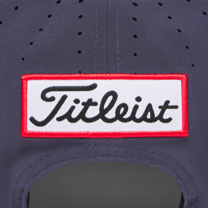 Ricamo loghi e patch Tour su Titleist Tour Breezer