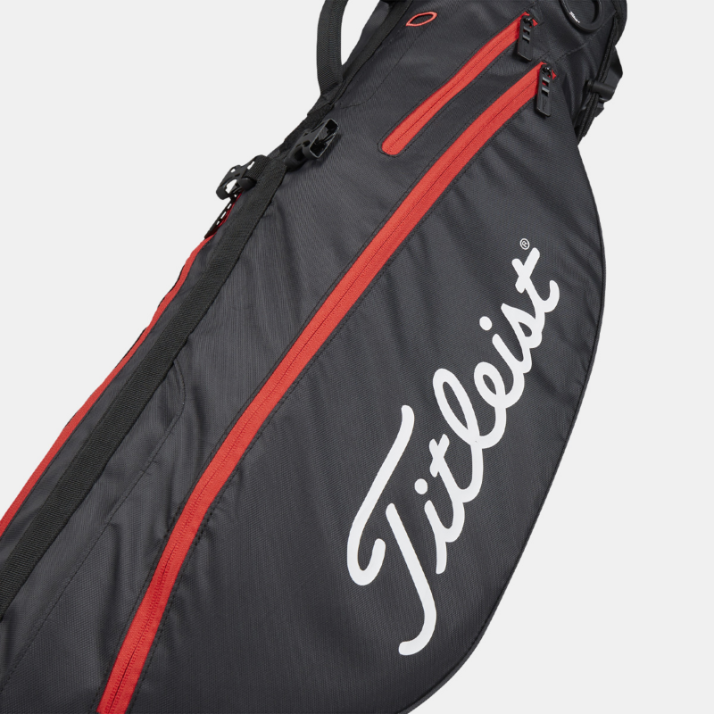 Tasca per abbigliamento a tutta lunghezza sulla sacca Titleist Premium