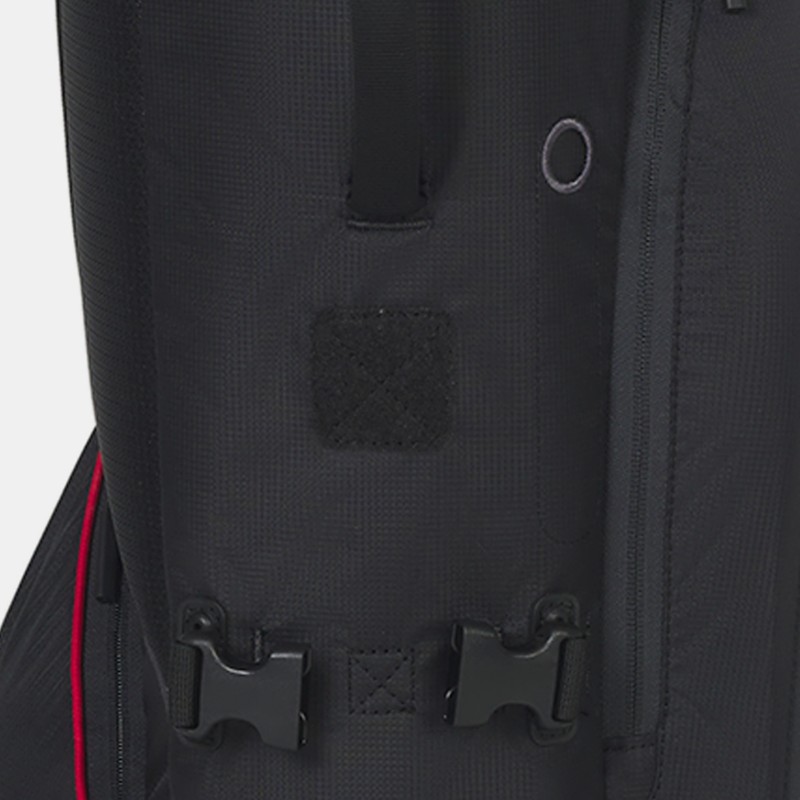 Portaguanto in velcro sulla Titleist Players 4 Carbon