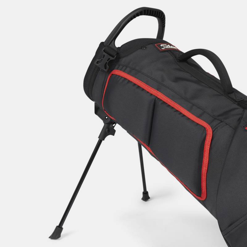 Mini piedini estraibili sulla sacca Titleist Premium