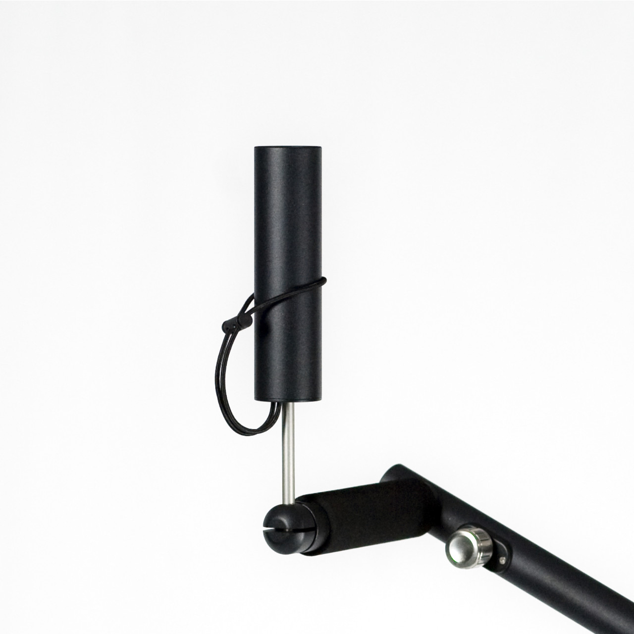 Portaombrelli Davies Caddy montato sull'impugnatura del carrello all'altezza regolata