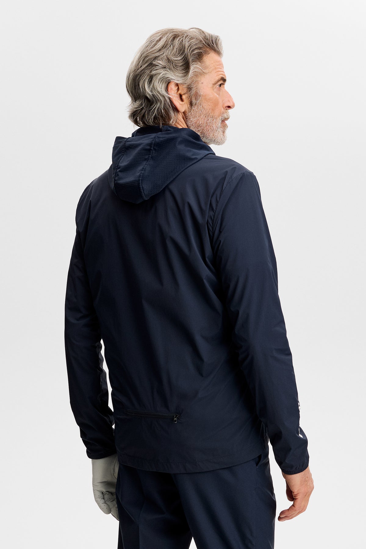 Giacca J.Lindeberg Tour Tech Packable JL Navy – dettaglio tasca posteriore impacchettabile