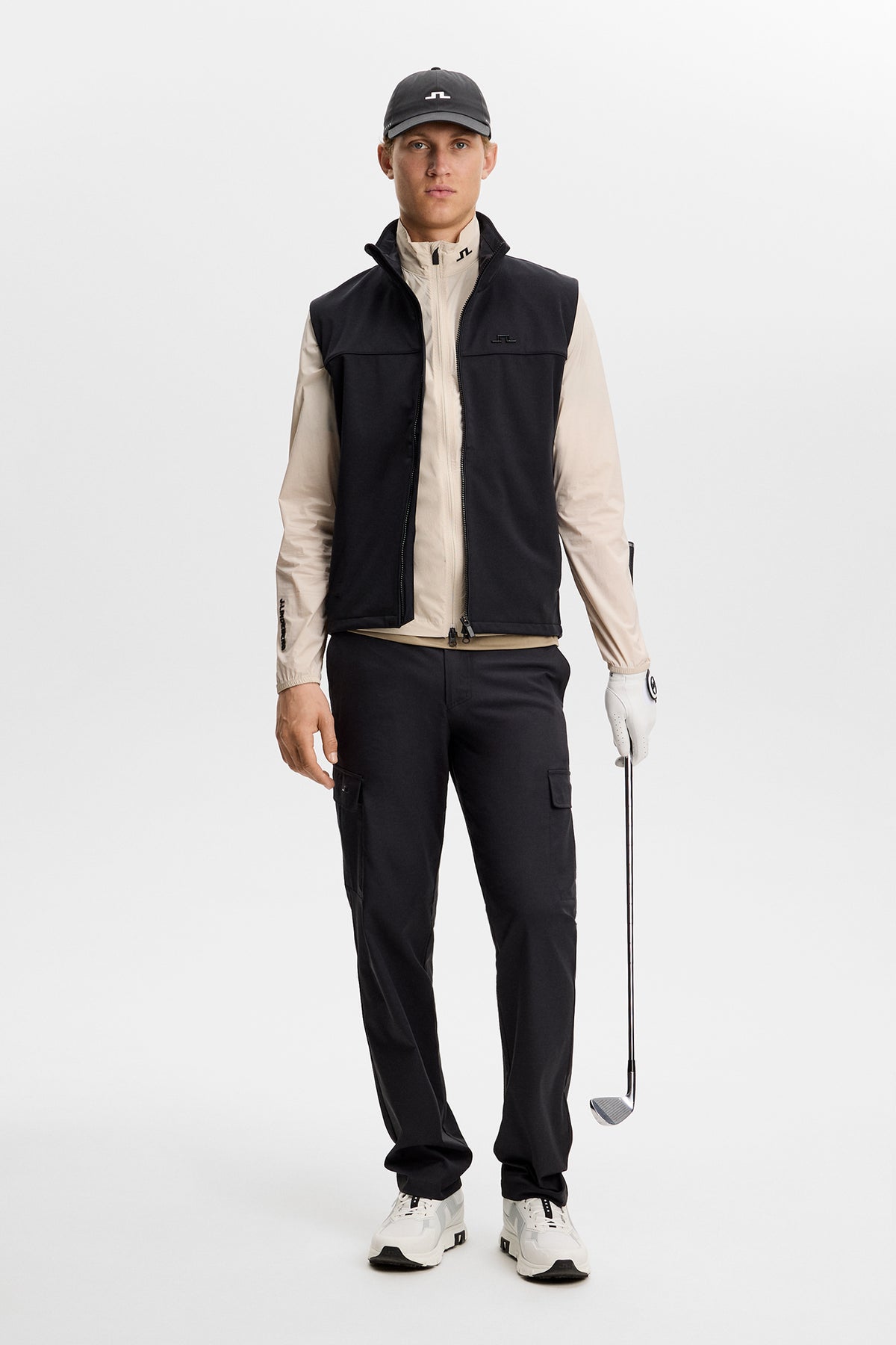 J.Lindeberg Tour Tech Packable Jacket Moonbeam – dettaglio della tasca posteriore ripiegabile