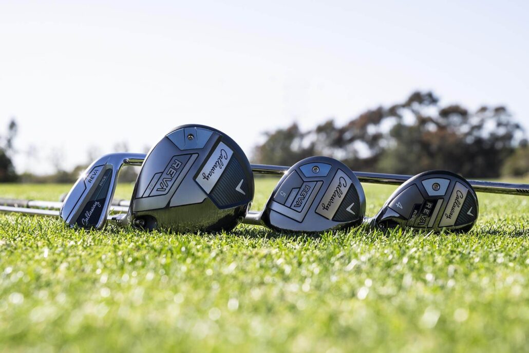 Driver, legno, ibrido e ferro Callaway REVA Rise sull'erba